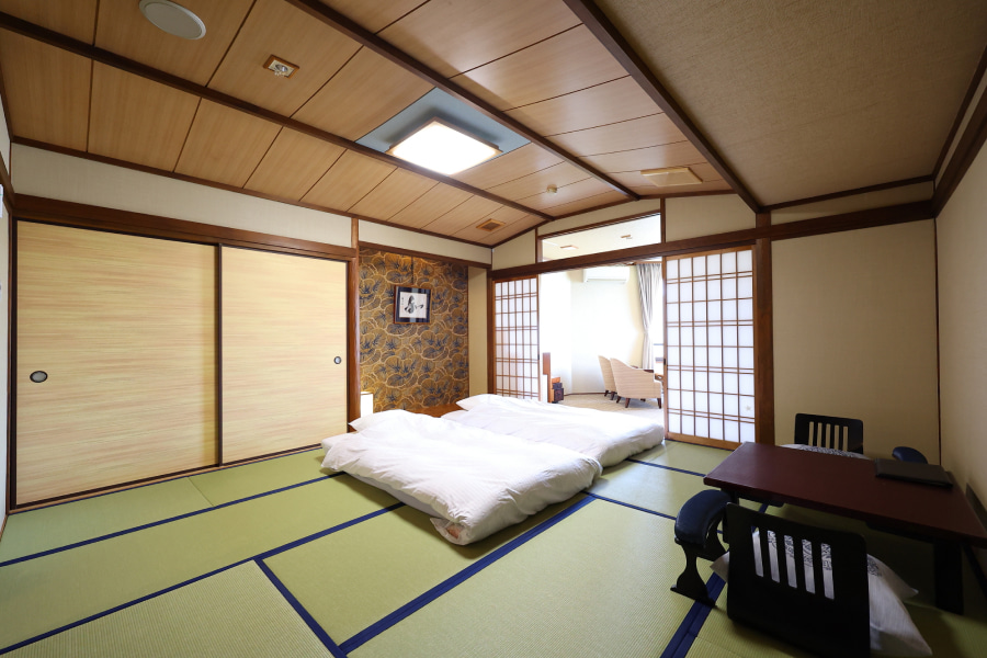 ファミリー温泉露天風呂付和室（１２畳/開閉式露天/角部屋）