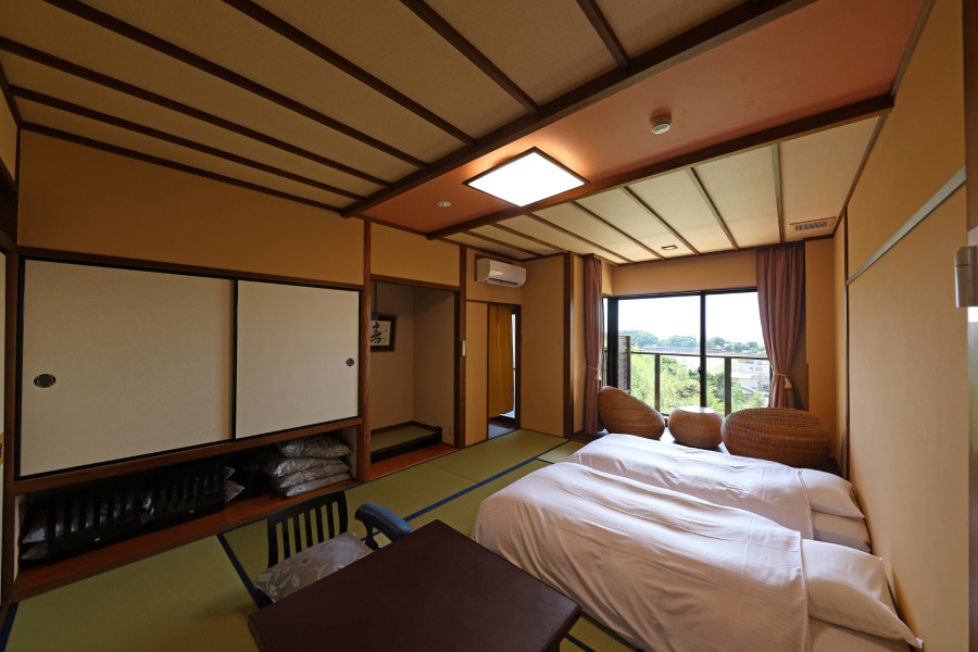 カジュアル温泉露天風呂付和室（１０畳）